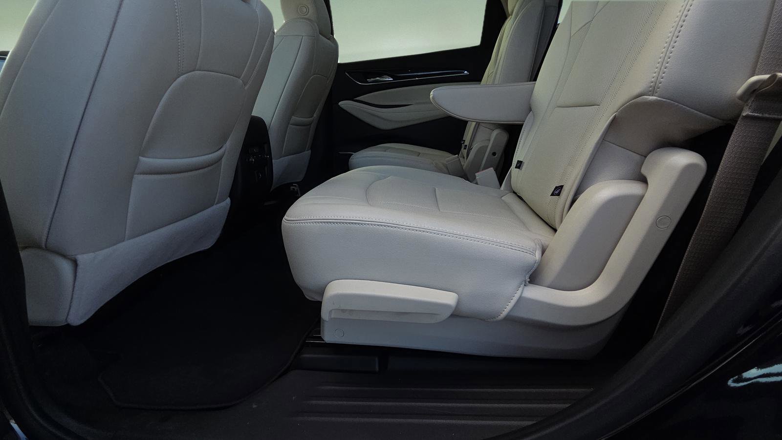 Used 2024 Buick Enclave Essence w/ Sport Touring Edition image 21