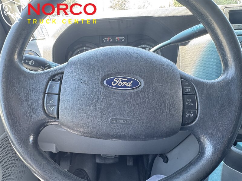 Used 2014 Ford E-250 and Econoline 250 w/ Power Group RWD image 21