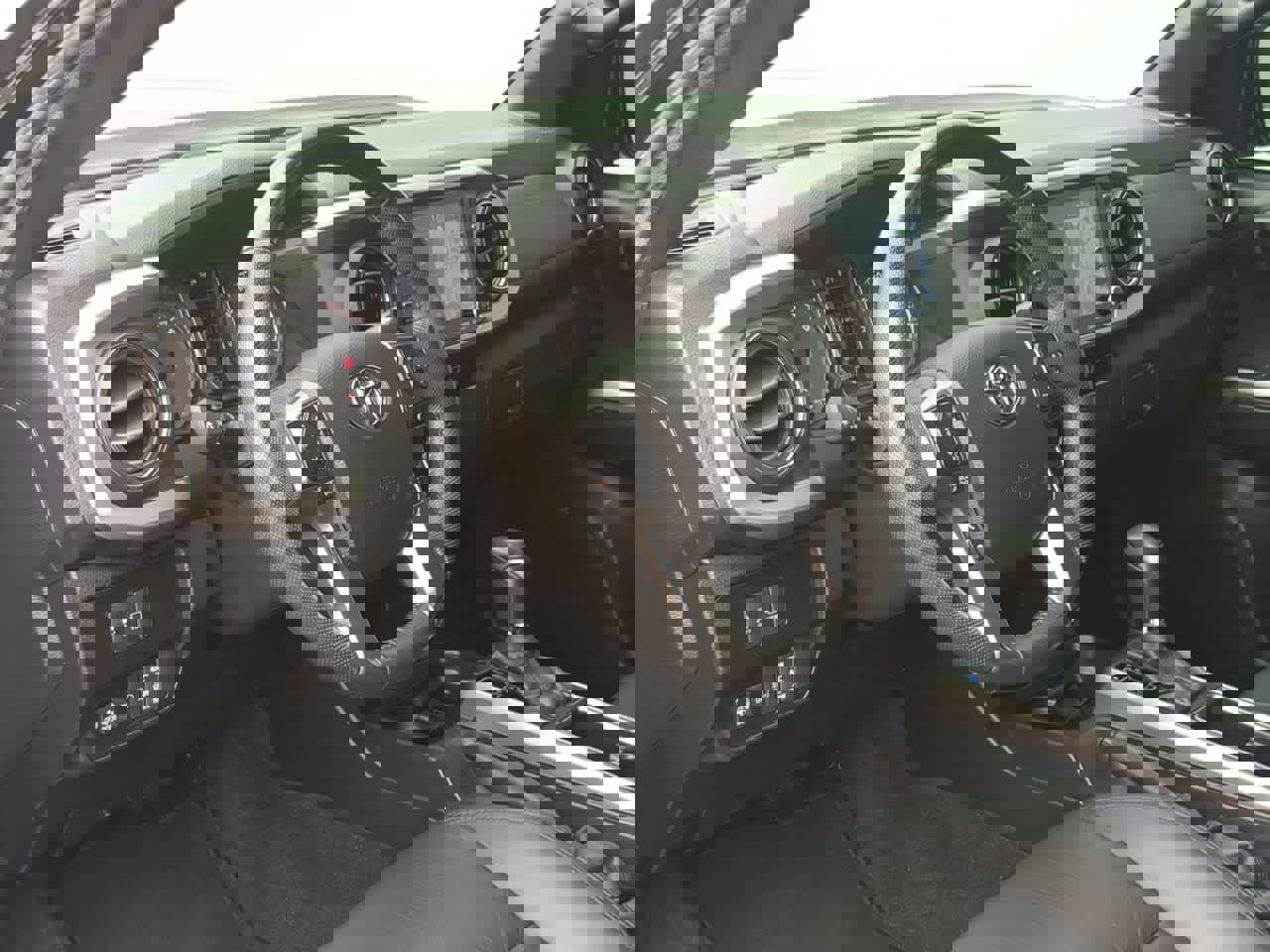 Used 2022 Toyota Tacoma Limited w/ Nightshade Package image 10