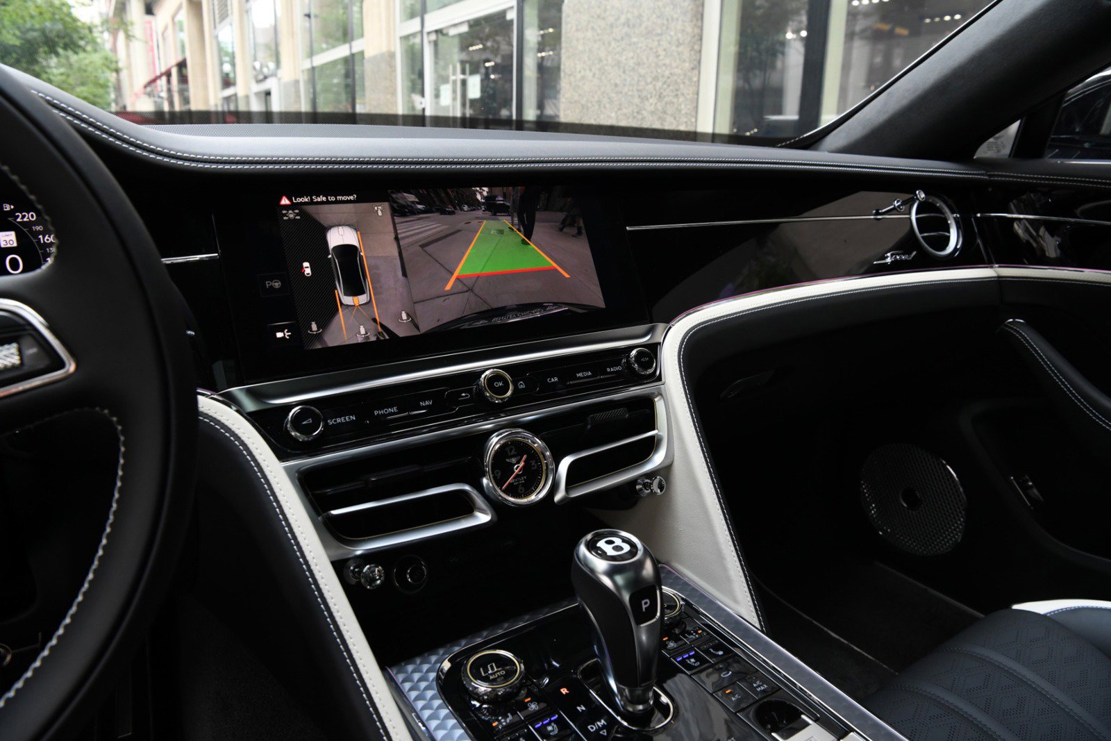 New 2025 Bentley Flying Spur Plug-In Hybrid image 20