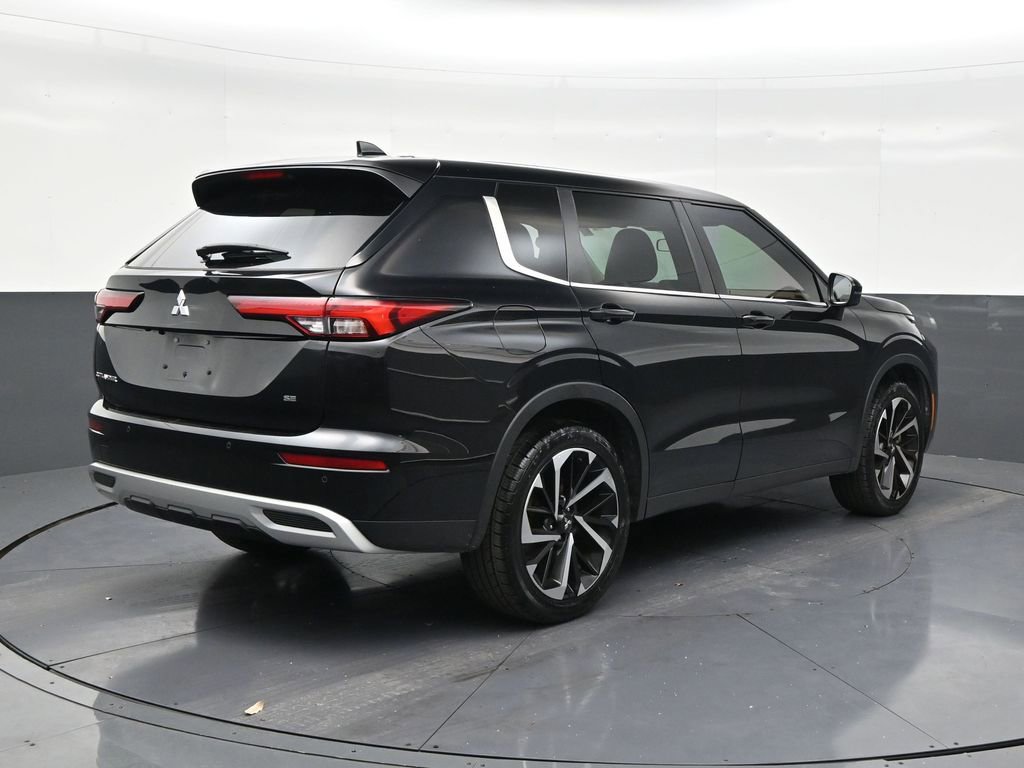 Used 2022 Mitsubishi Outlander SE image 5