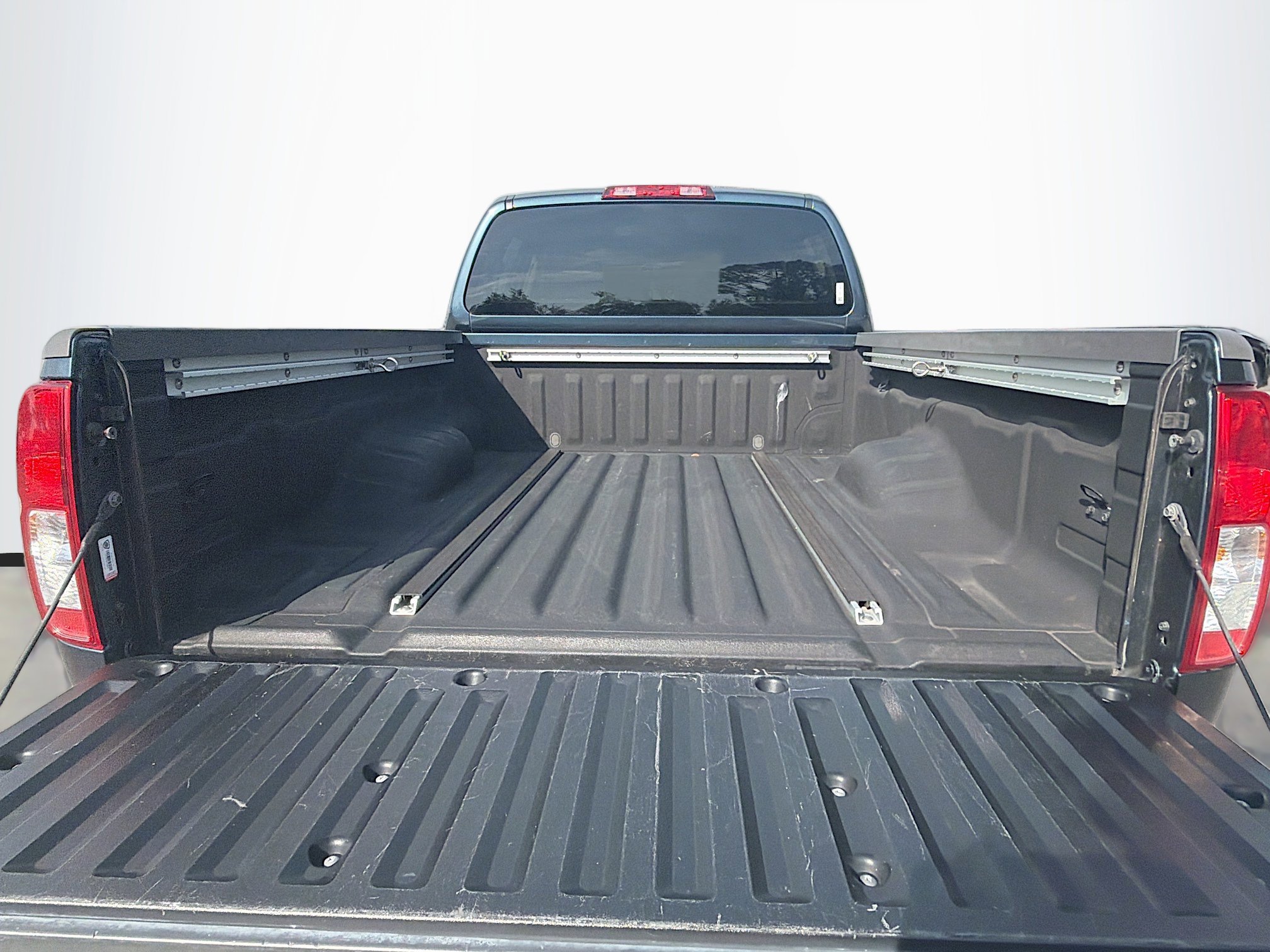 Used 2013 Nissan Frontier SL w/ Moonroof Pkg image 13