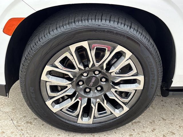 Used 2023 GMC Yukon Denali Ultimate w/ LPO, Floor Liner Package AWD/4WD image 14