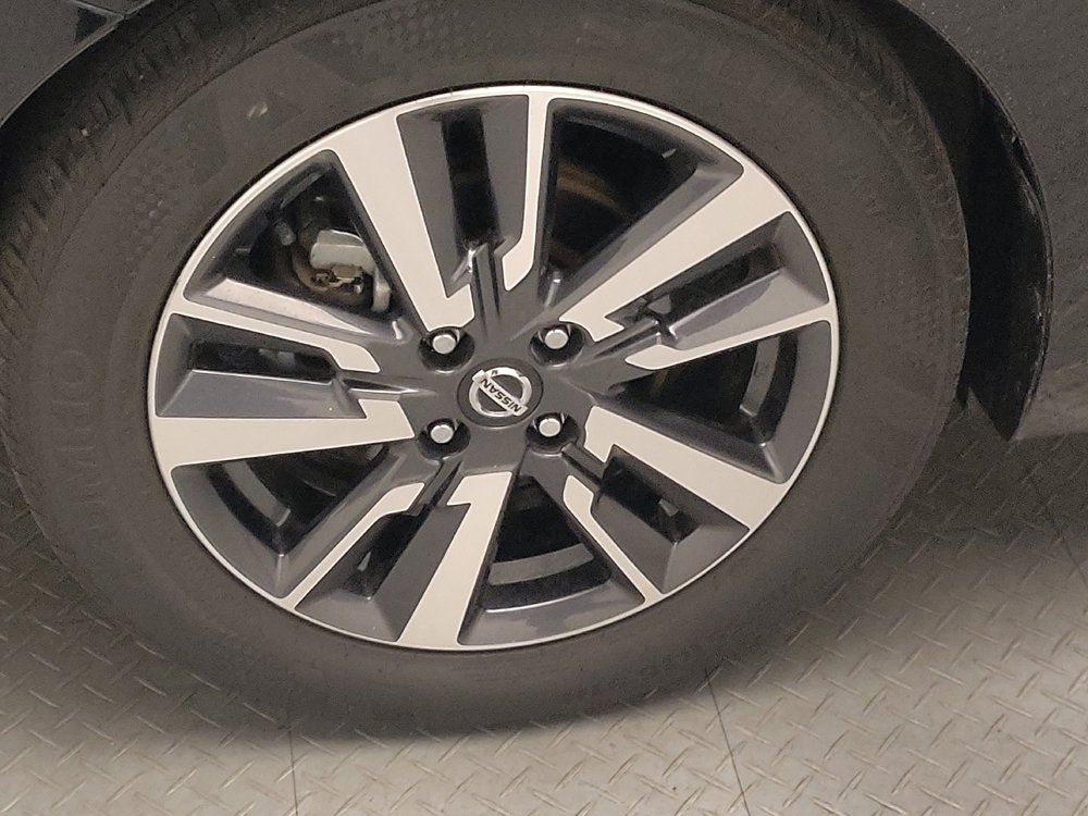 Used 2021 Nissan Versa SV FWD image 31