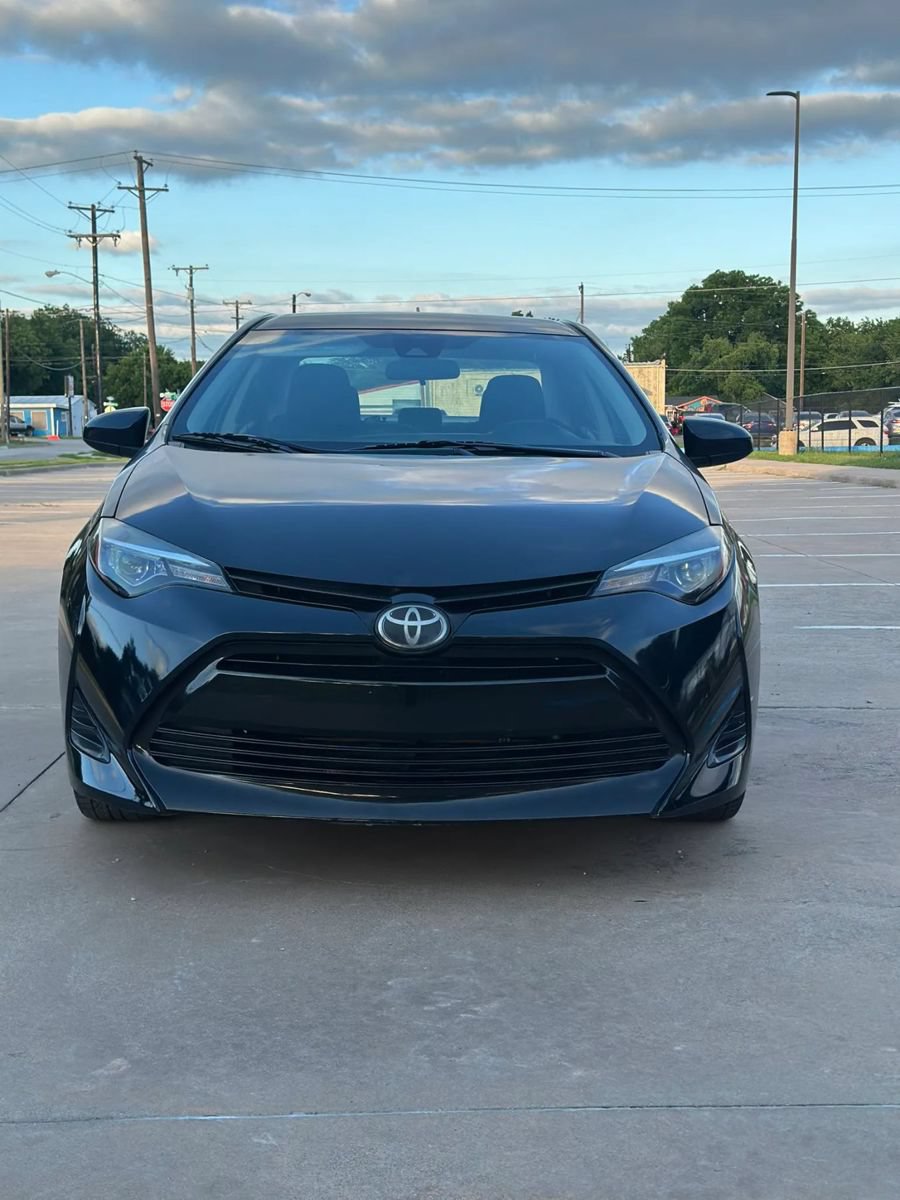 Used 2019 Toyota Corolla LE FWD image 2