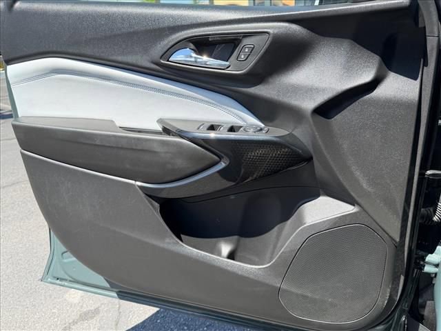 Certified 2025 Chevrolet Trax LT FWD image 13