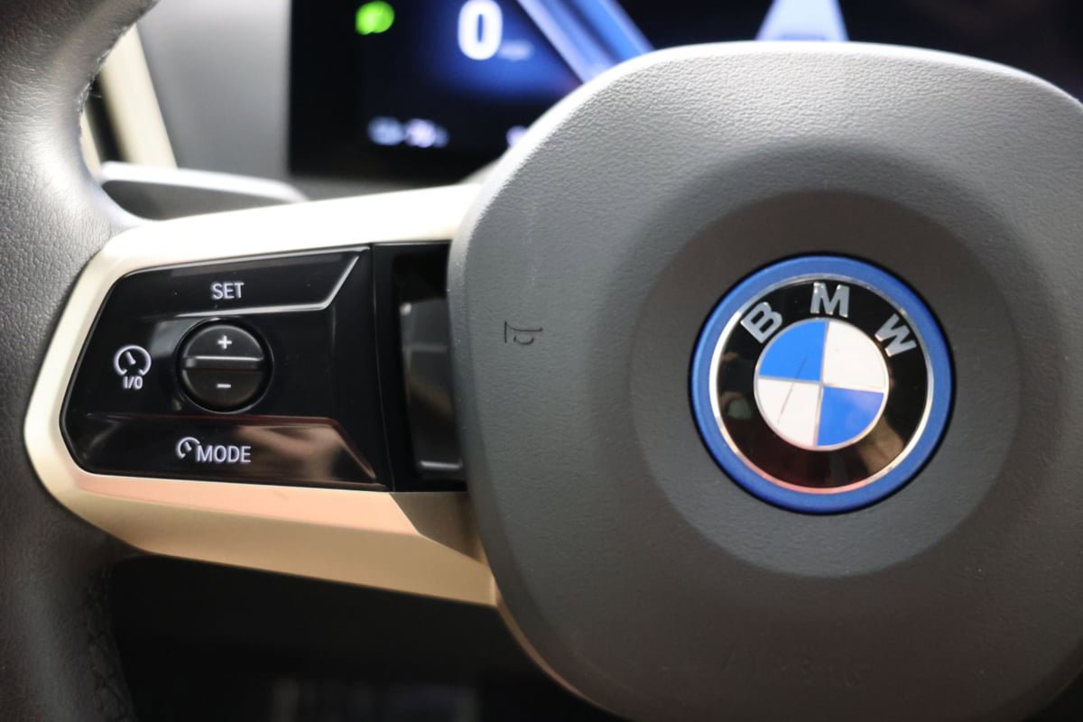 Used 2023 BMW iX xDrive50 w/ Premium Package AWD/4WD image 28