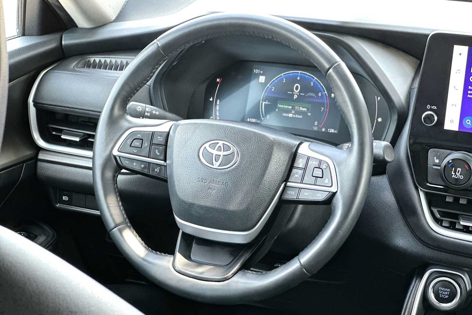 Used 2025 Toyota Grand Highlander AWD image 27