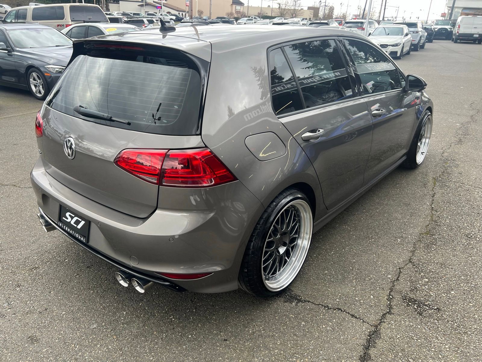 Used 2017 Volkswagen Golf R 4-Door AWD/4WD image 5