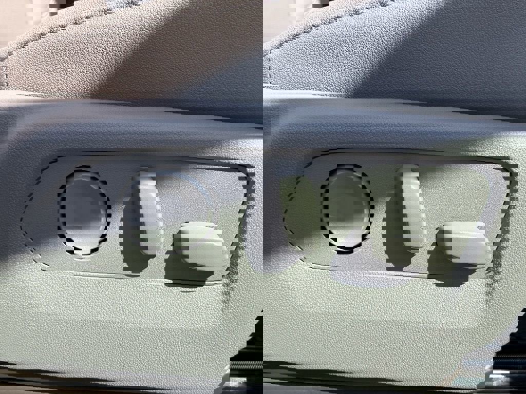 New 2026 Chevrolet Traverse LT image 38