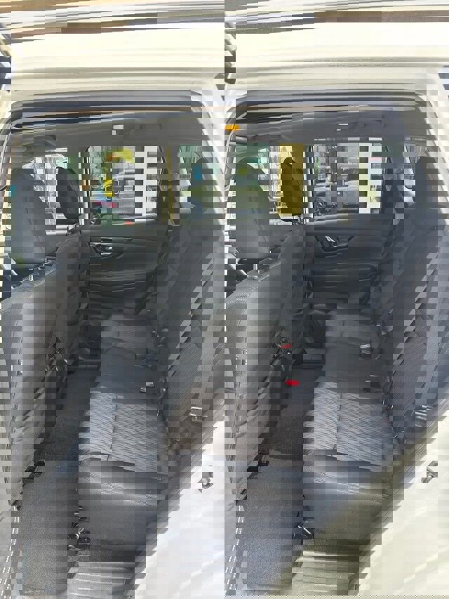 Used 2017 Nissan Rogue SV image 12