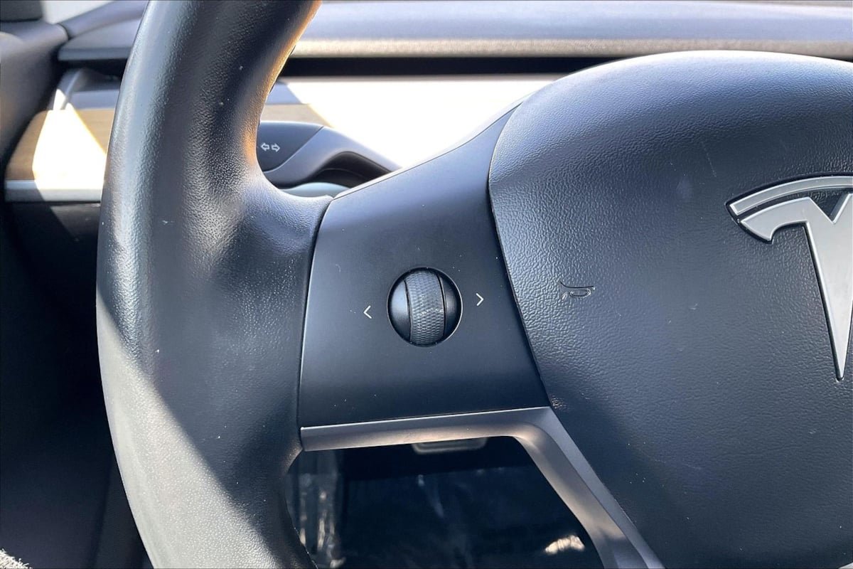 Used 2019 Tesla Model 3 Standard Range Plus RWD image 16