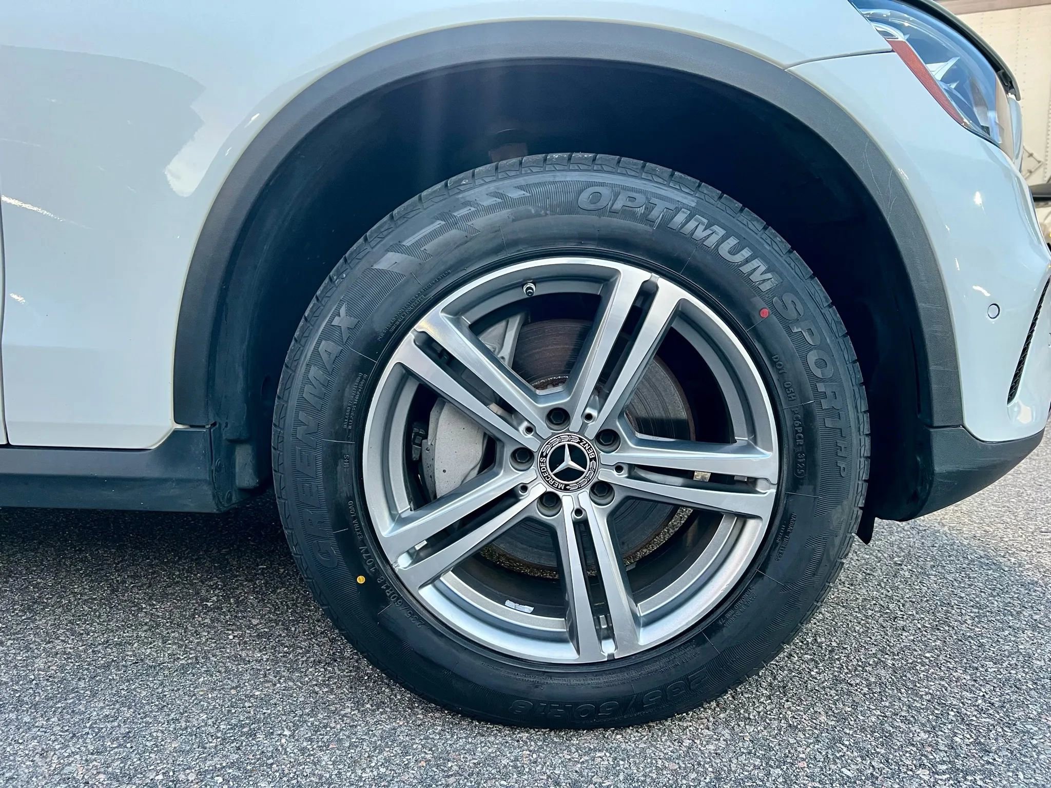 Used 2021 Mercedes-Benz GLC 300 4MATIC image 16