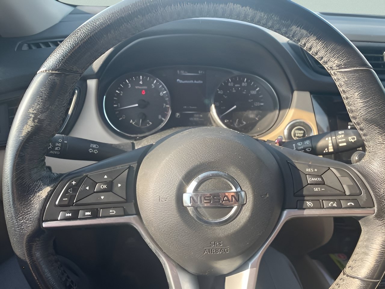 Used 2017 Nissan Rogue SV AWD/4WD image 22