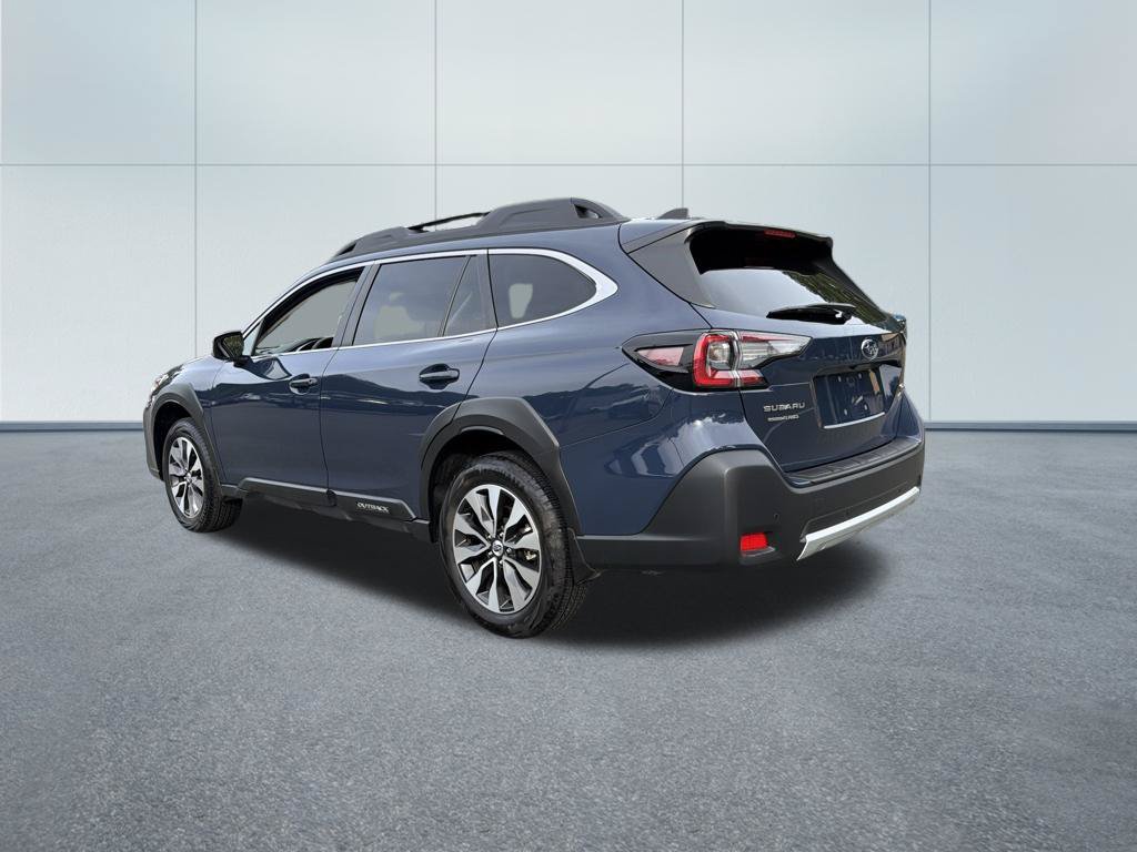 Used 2025 Subaru Outback Limited AWD/4WD image 7