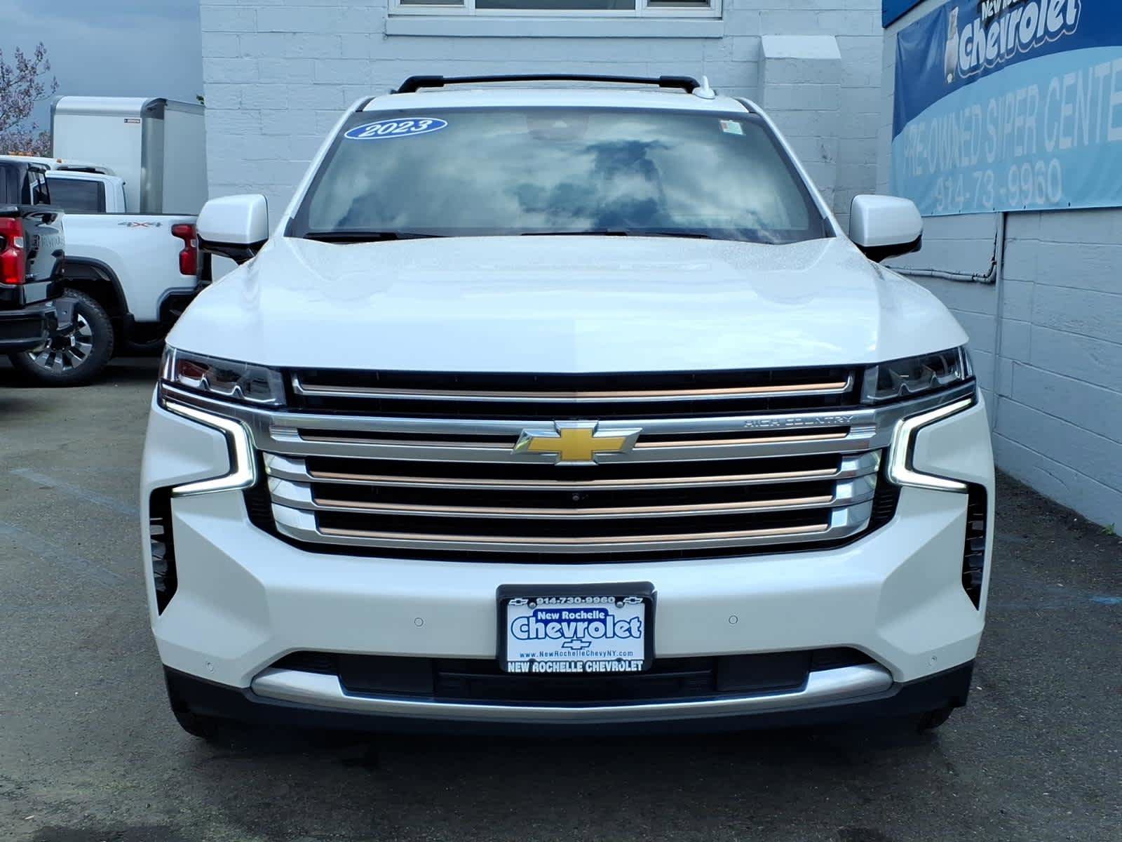 Used 2023 Chevrolet Suburban High Country AWD/4WD image 2