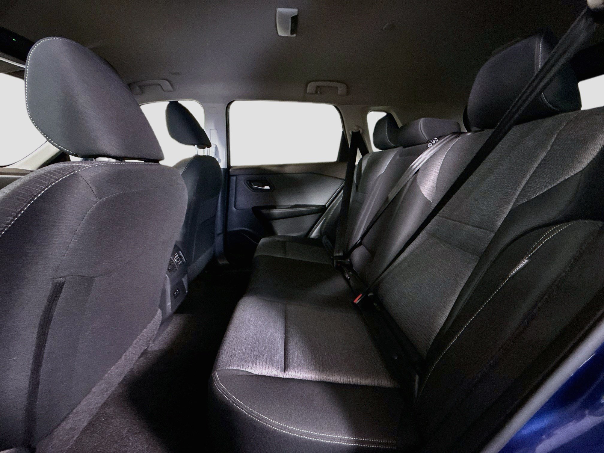 Used 2023 Nissan Rogue SV FWD image 25