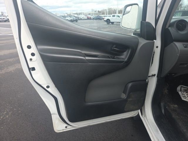 Used 2017 Nissan NV200 SV image 18