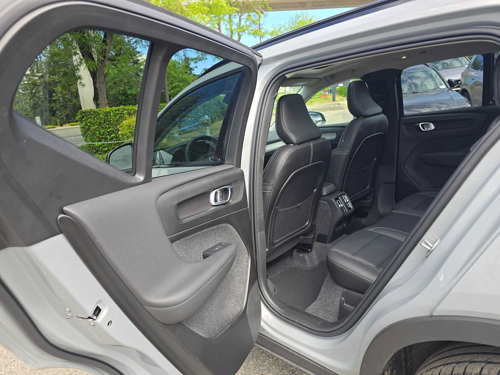 Used 2026 Volvo XC40 B5 Core w/ Climate Package AWD/4WD image 16