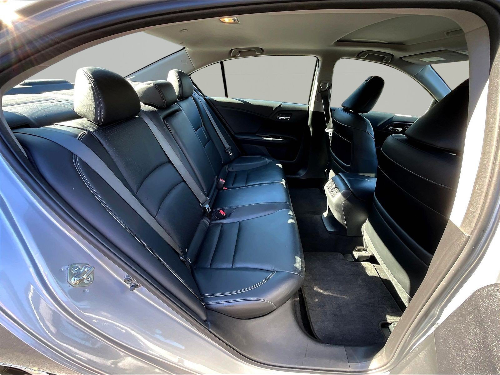 Used 2017 Honda Accord EX-L image 25
