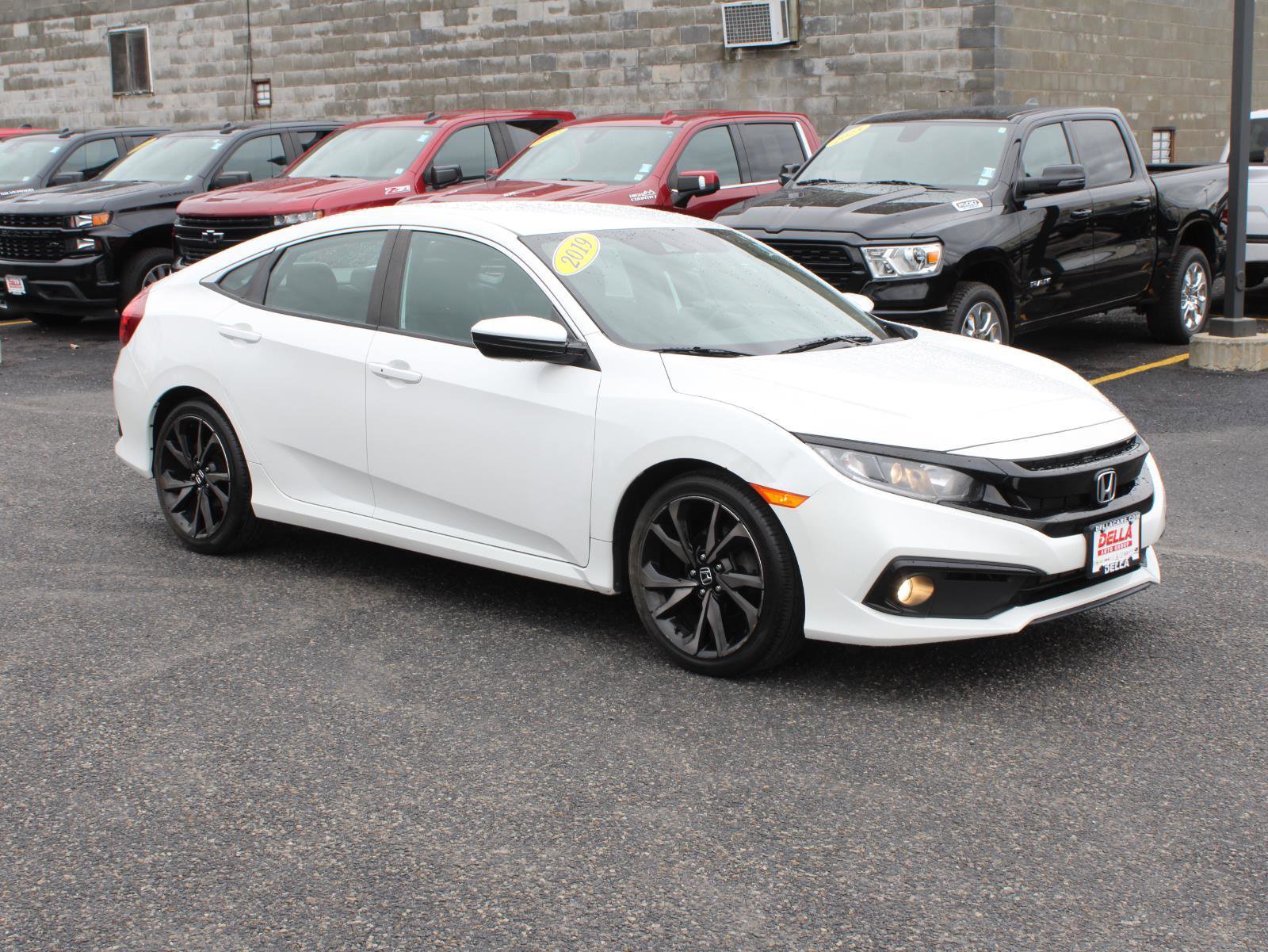 Used 2019 Honda Civic Sport image 3