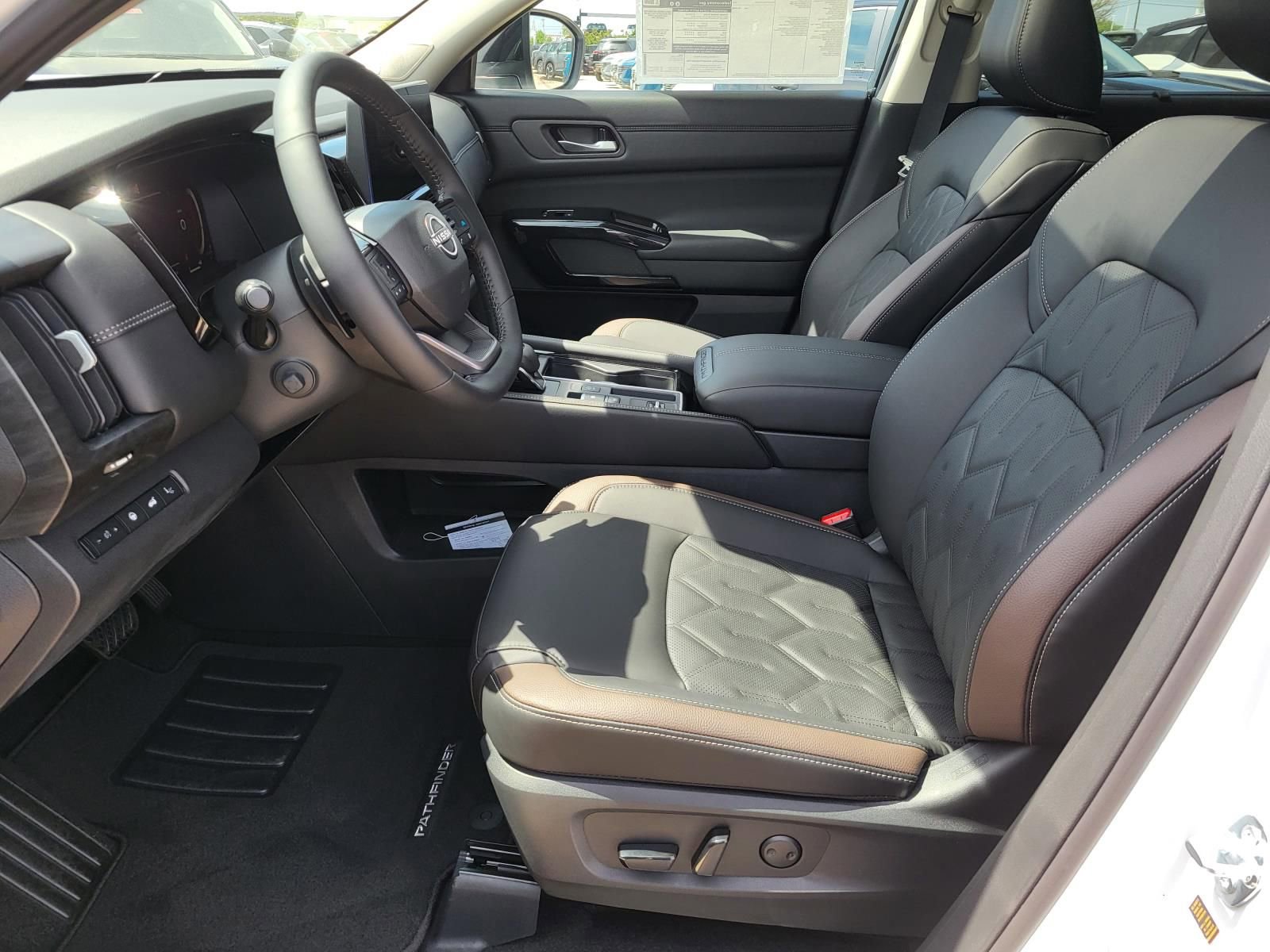 New 2026 Nissan Pathfinder Platinum FWD image 21