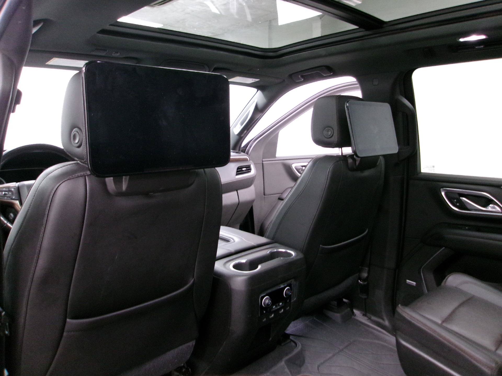Used 2021 Chevrolet Suburban High Country w/ Premium Package AWD/4WD image 5