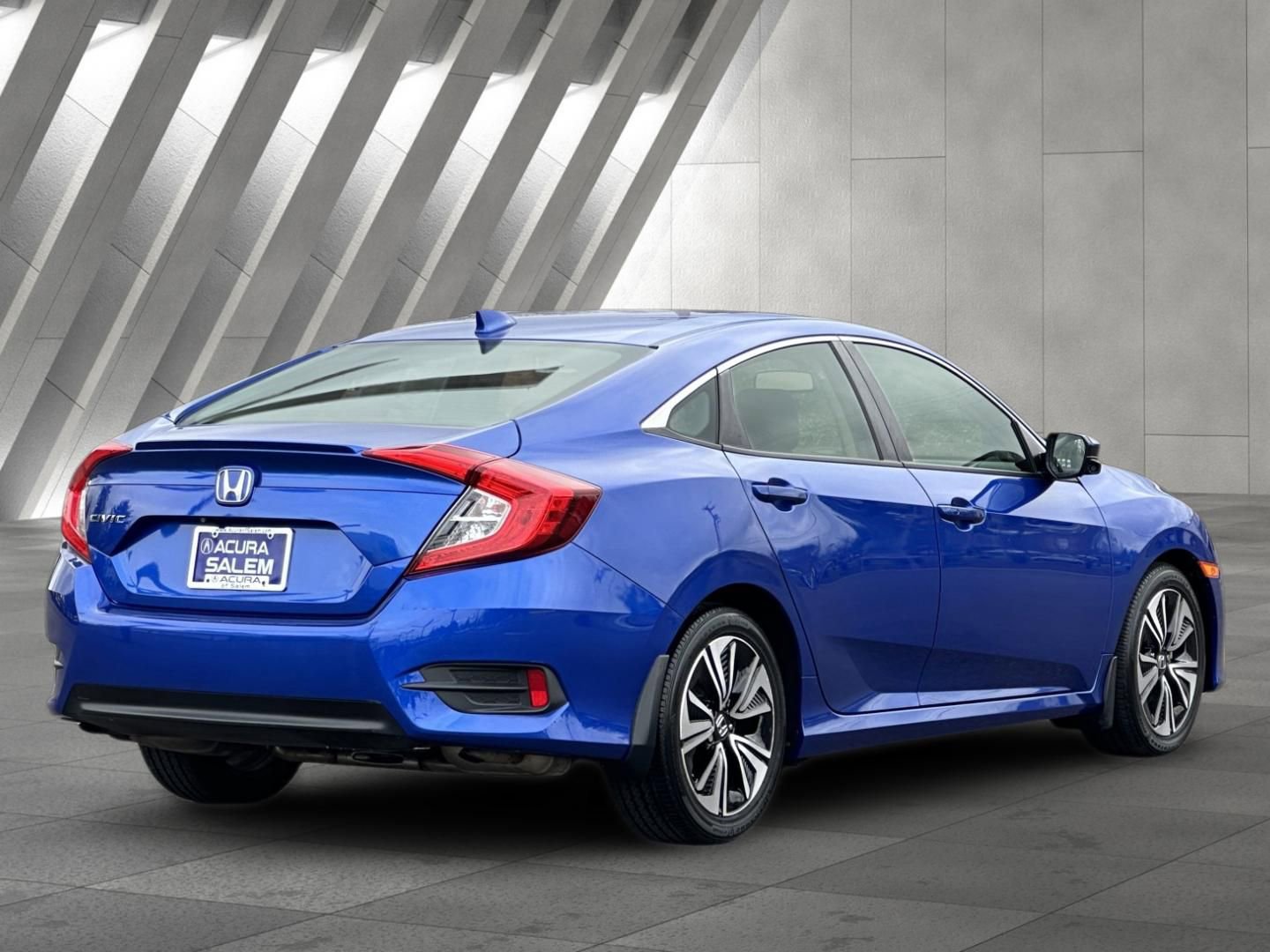 Used 2018 Honda Civic EX-L image 3
