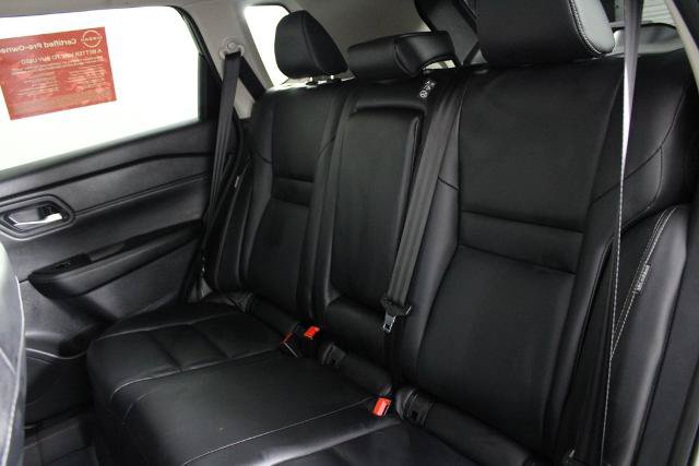 Certified 2026 Nissan Rogue SL FWD image 19
