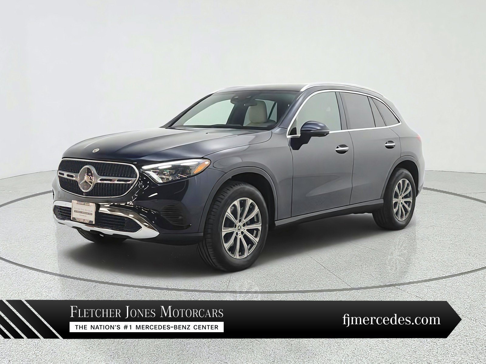 Used 2024 Mercedes-Benz GLC 300 4MATIC image 1