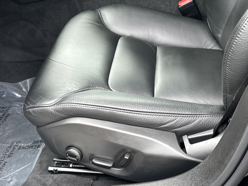 Used 2023 Volvo S60 T8 Plus w/ Protection Package Premier image 20