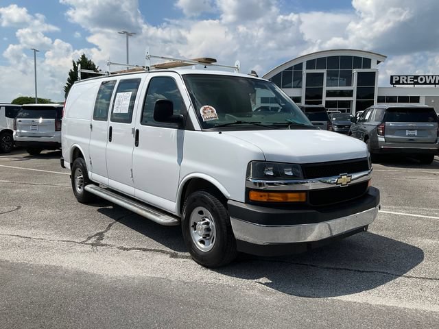 Used 2022 Chevrolet Express 2500 w/ Driver Convenience Package RWD image 3