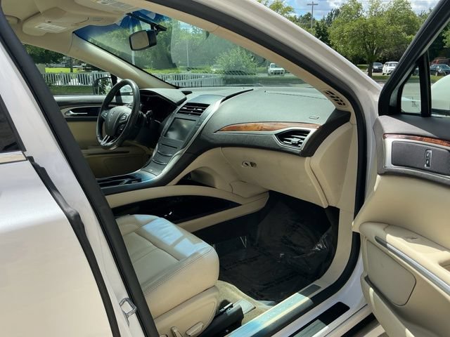 Used 2014 Lincoln MKZ AWD w/ Equipment Group 101A Select image 16