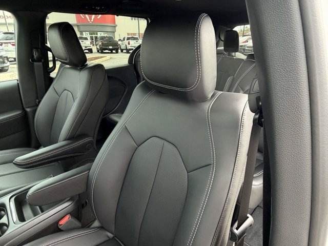 New 2027 Chrysler Pacifica LX FWD image 22