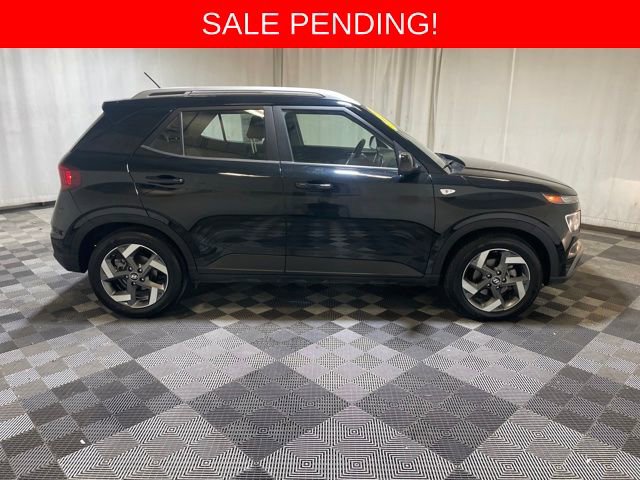 Used 2025 Hyundai Venue SEL image 6