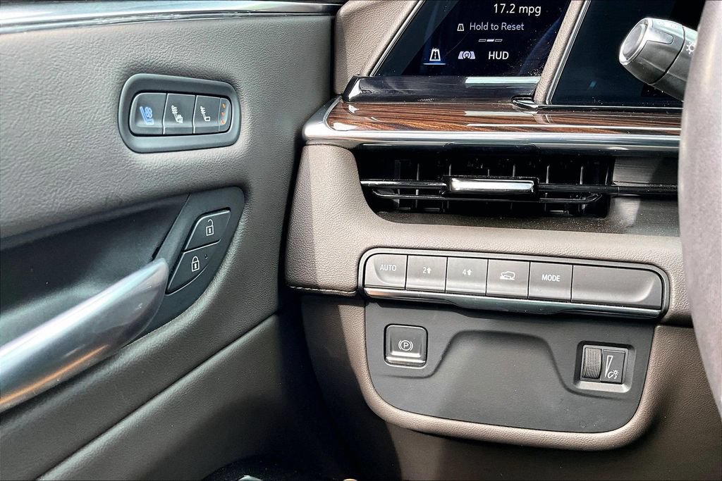 Used 2023 Cadillac Escalade ESV Premium Luxury AWD/4WD image 24