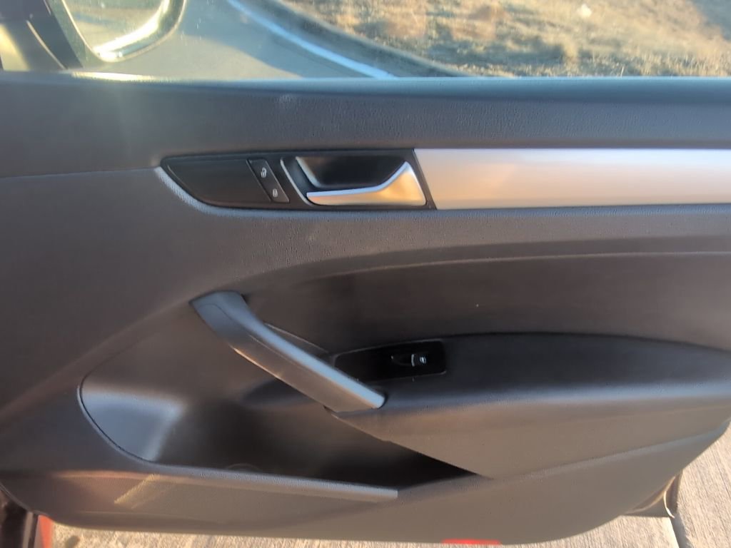 Used 2012 Volkswagen Passat 2.5 SE image 30