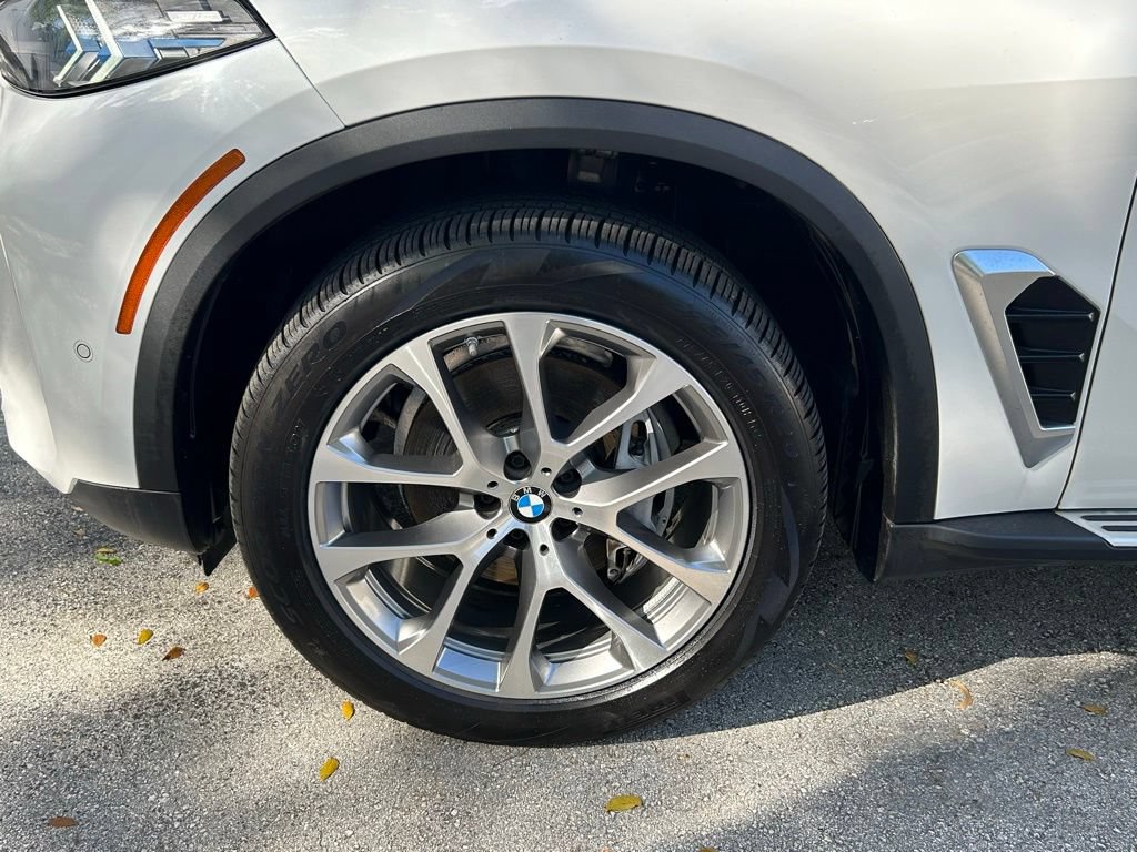 Used 2025 BMW X5 xDrive40i AWD/4WD image 32