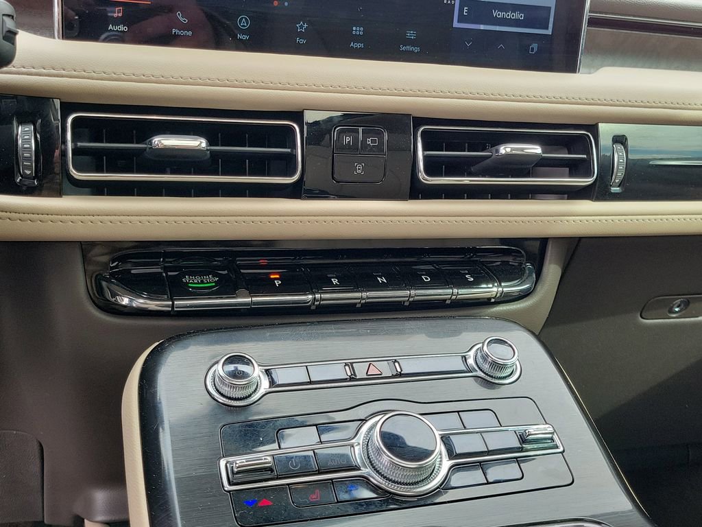 Certified 2022 Lincoln Nautilus Reserve w/ Equipment Group 201A image 28