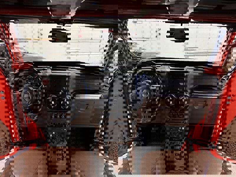 Used 2015 Jeep Wrangler Rubicon w/ Power Convenience Group image 19