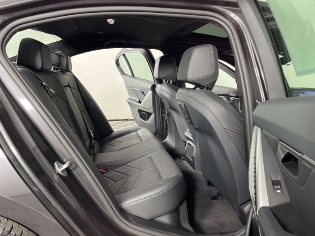 Used 2024 BMW 530i RWD image 46