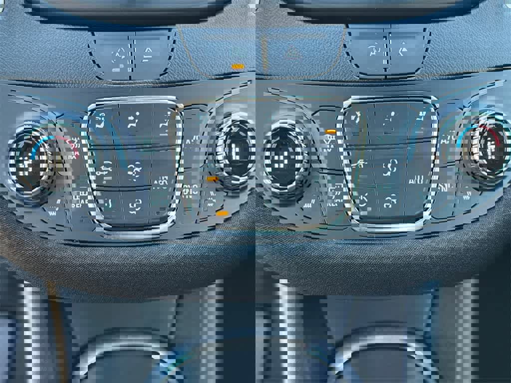 Used 2023 Chevrolet Malibu LT image 28