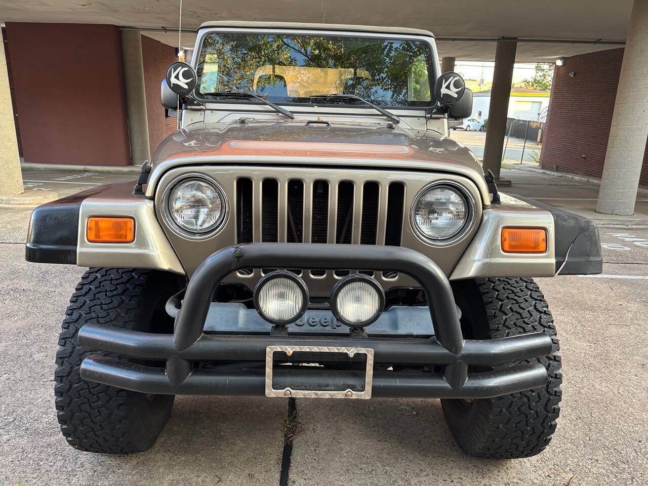 Used 2004 Jeep Wrangler 4WD w/ 30" Tire & Wheel Group image 2