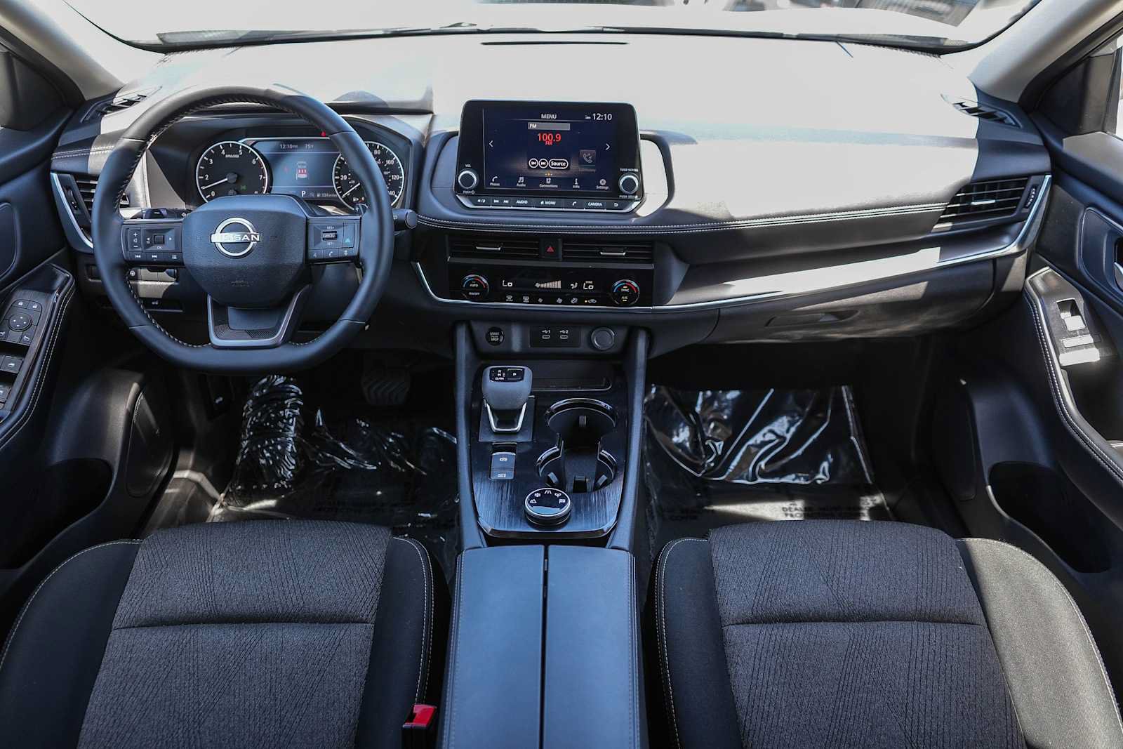 Used 2025 Nissan Rogue SV AWD/4WD image 12