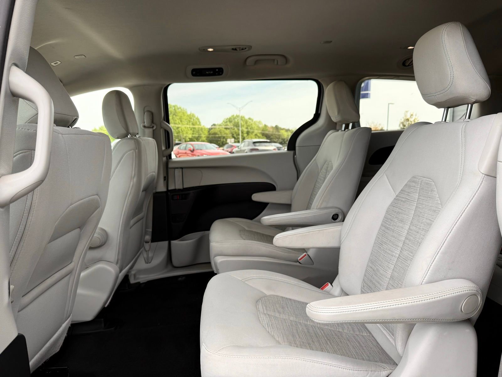 Used 2018 Chrysler Pacifica Touring Plus image 20
