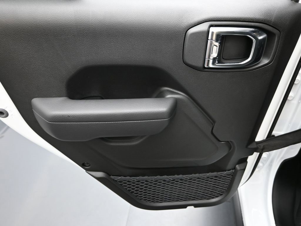 New 2025 Jeep Wrangler Unlimited Rubicon w/ Technology Group image 12