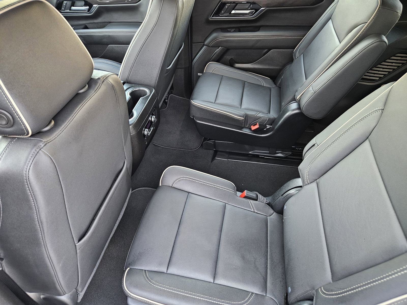 Used 2025 GMC Yukon Elevation AWD/4WD image 31