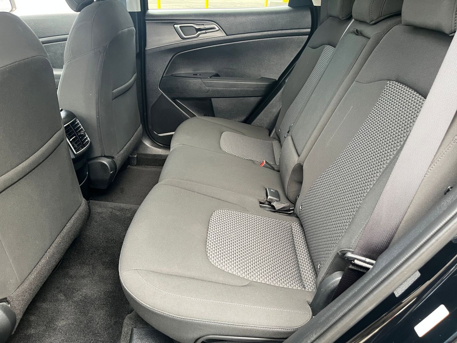 Used 2025 Kia Sportage LX FWD image 23