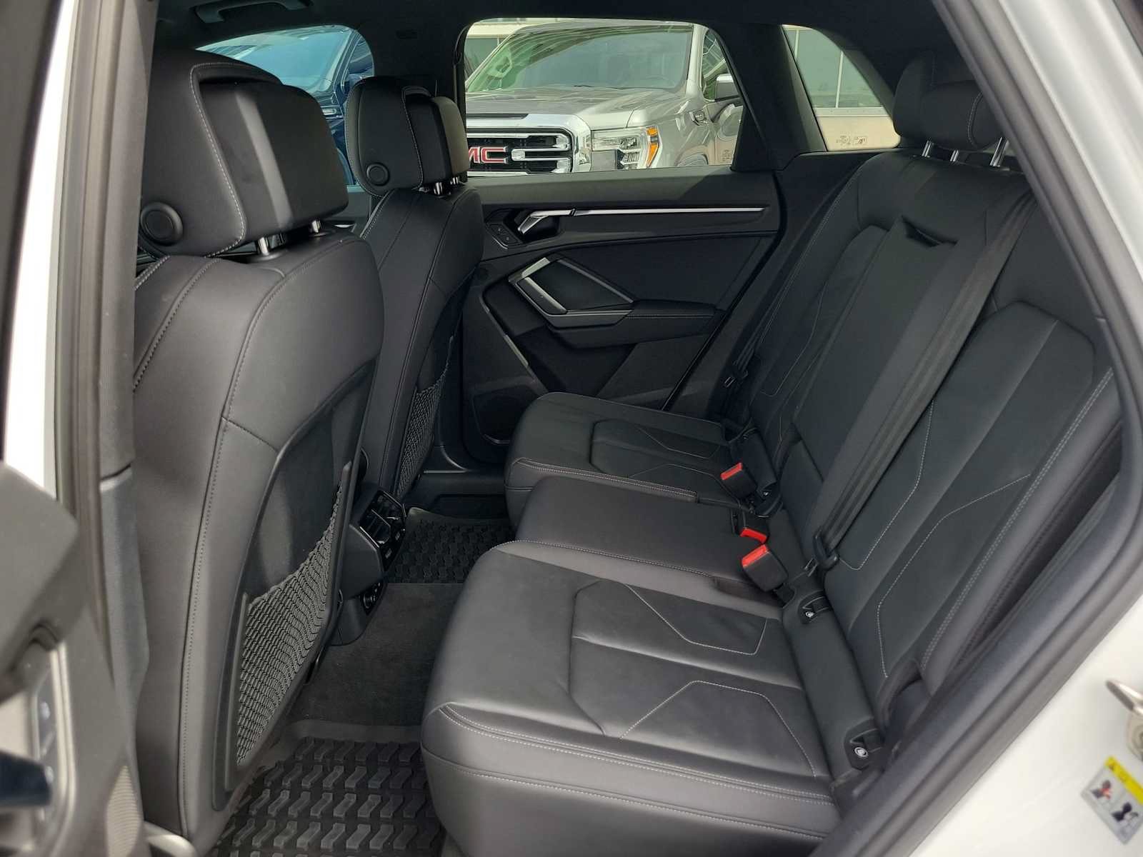 Used 2021 Audi Q3 2.0T Premium w/ Convenience Package AWD/4WD image 18