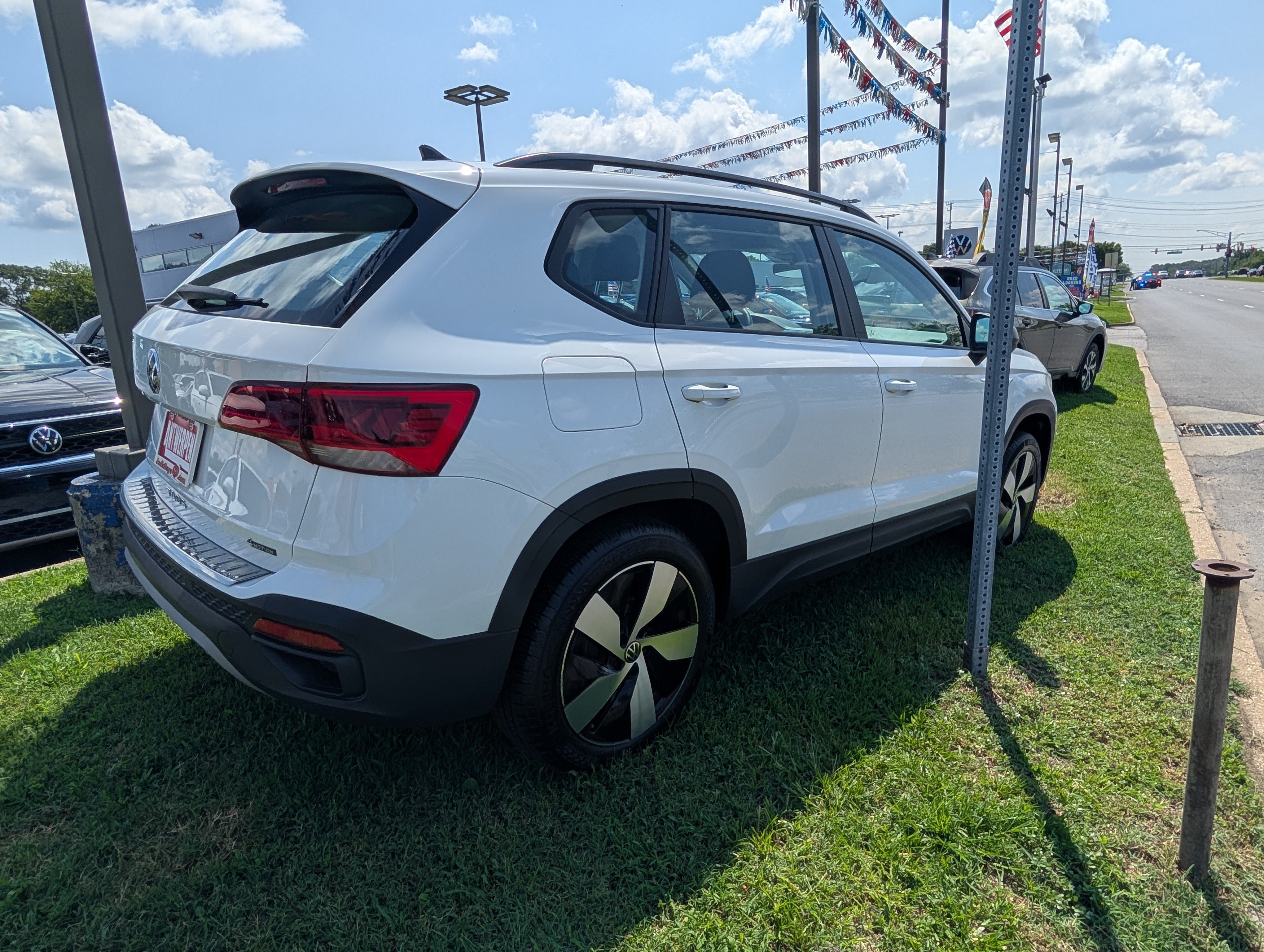 Used 2023 Volkswagen Taos S w/ Driver Assistance Package AWD/4WD image 5